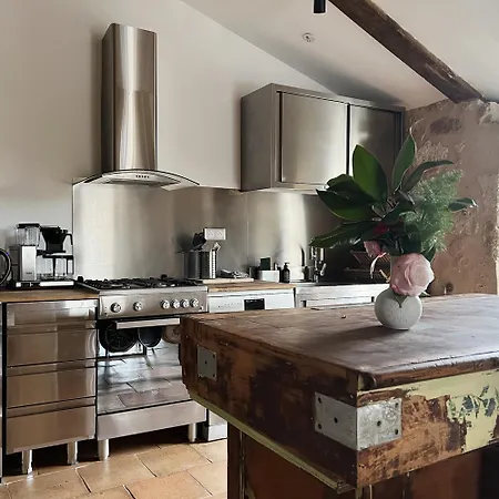 Maisonnette - La Clochette Lugon et l'Ile du Carney