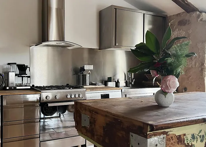 Maisonnette - La Clochette Lugon et l’Ile du Carney